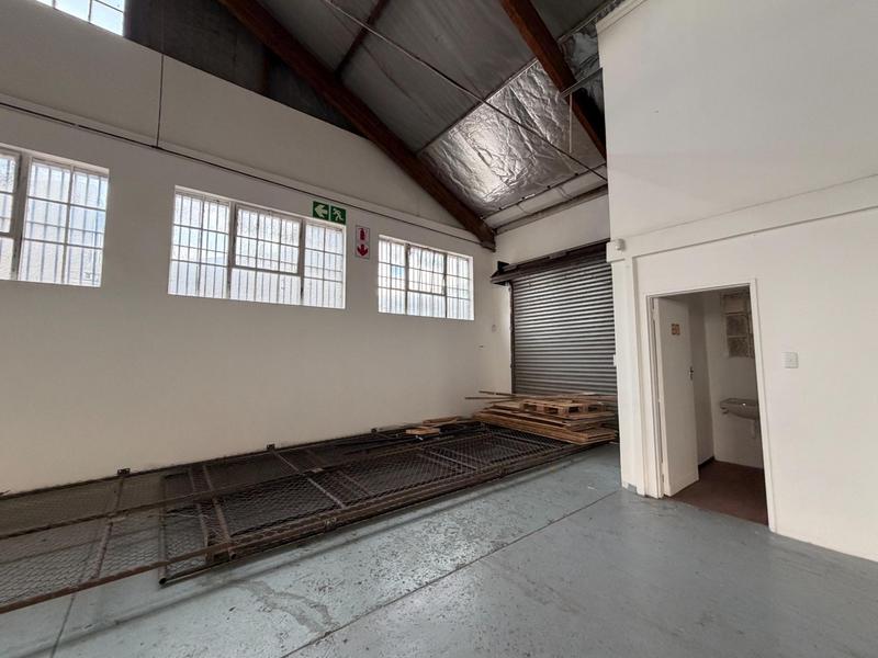 To Let Commercial Property for Rent in North End Eastern Cape